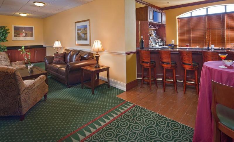 คอร์ตยาร์ด ลอง ไอส์แลนด์ แมคอาร์เธอร์ แอร์พอร์ต Hotel รอนค็องโคมา ภายนอก รูปภาพ