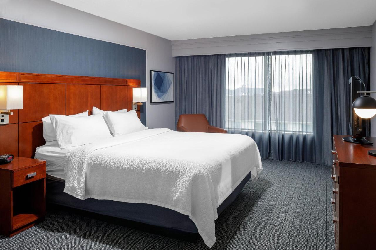 คอร์ตยาร์ด ลอง ไอส์แลนด์ แมคอาร์เธอร์ แอร์พอร์ต Hotel รอนค็องโคมา ภายนอก รูปภาพ