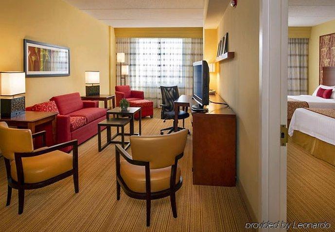 คอร์ตยาร์ด ลอง ไอส์แลนด์ แมคอาร์เธอร์ แอร์พอร์ต Hotel รอนค็องโคมา ห้อง รูปภาพ