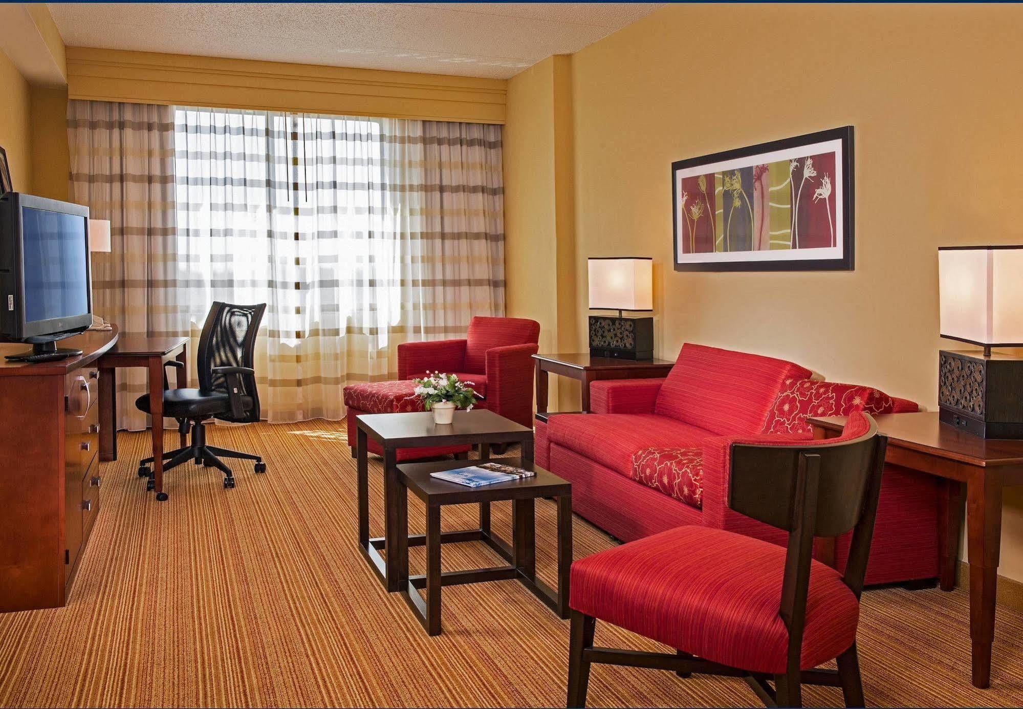 คอร์ตยาร์ด ลอง ไอส์แลนด์ แมคอาร์เธอร์ แอร์พอร์ต Hotel รอนค็องโคมา ห้อง รูปภาพ
