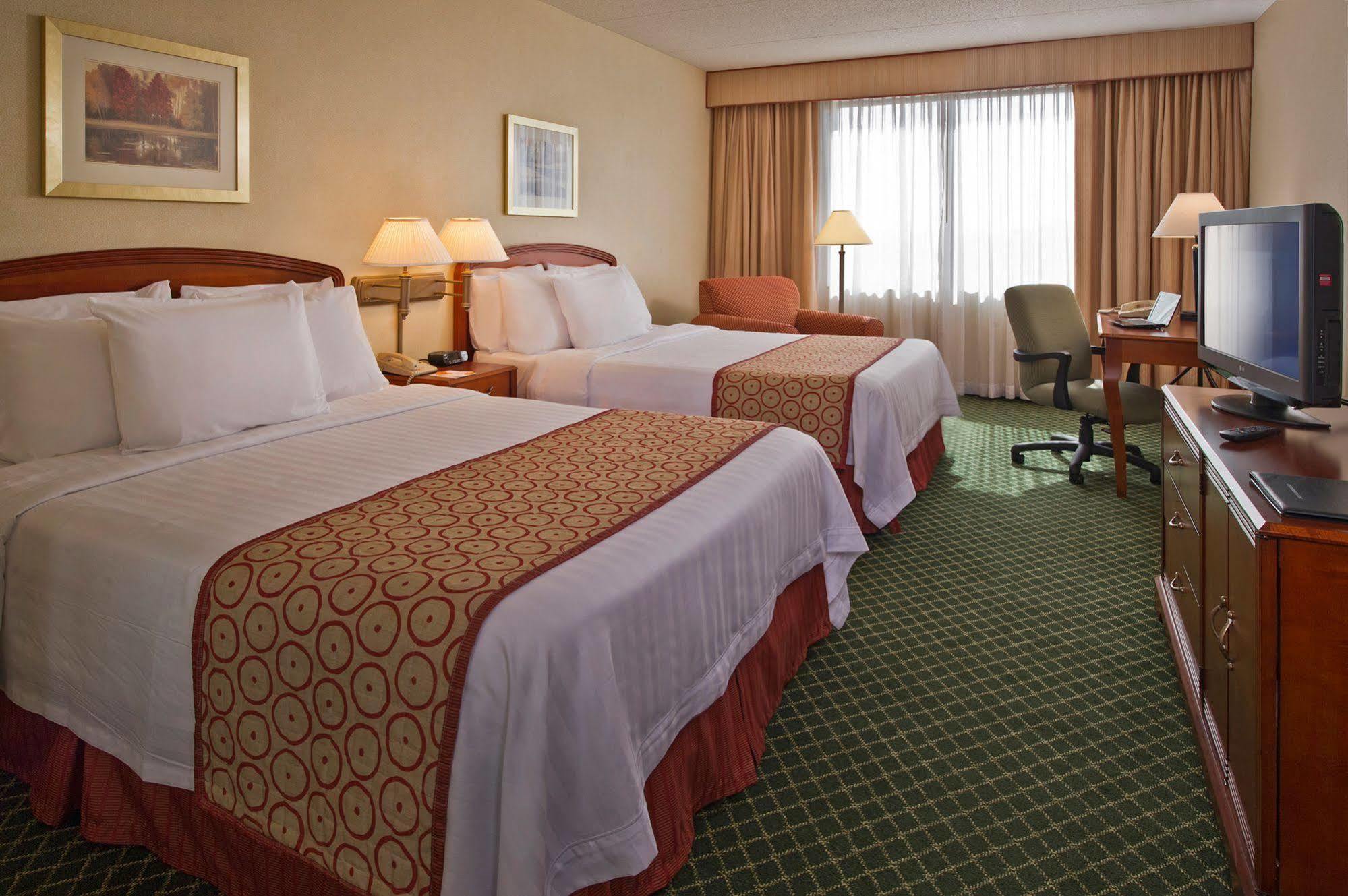 คอร์ตยาร์ด ลอง ไอส์แลนด์ แมคอาร์เธอร์ แอร์พอร์ต Hotel รอนค็องโคมา ห้อง รูปภาพ